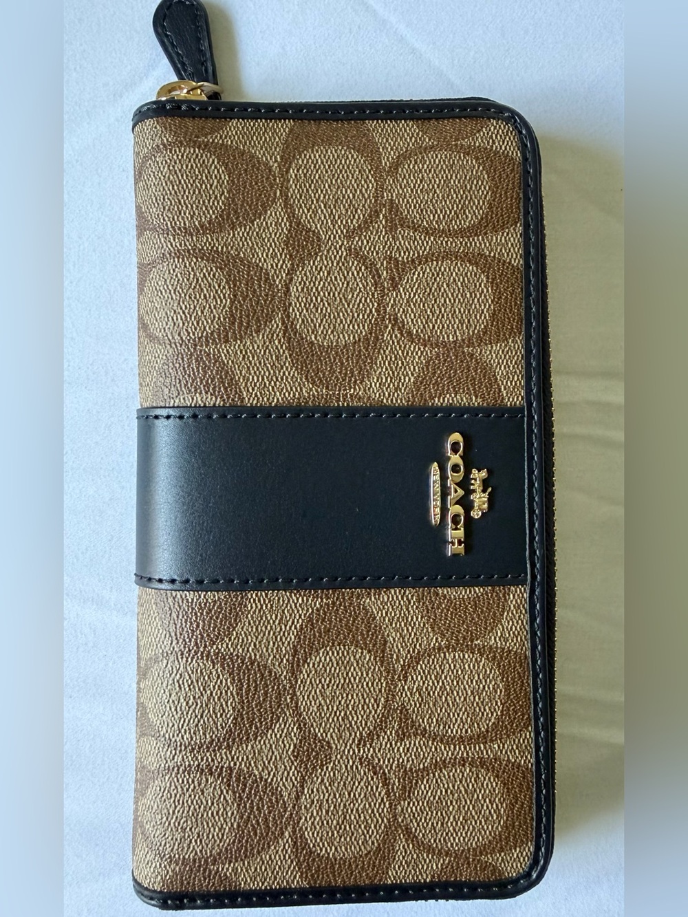 COACH Wallet Accordion Zip in Signature Canvas NWOT Black/Tan